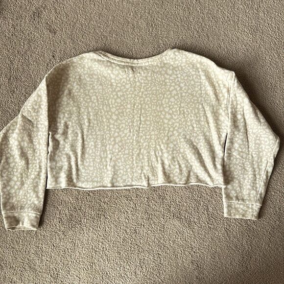 Colsie Fleece Crop Sweatshirt! - Picture 7 of 13